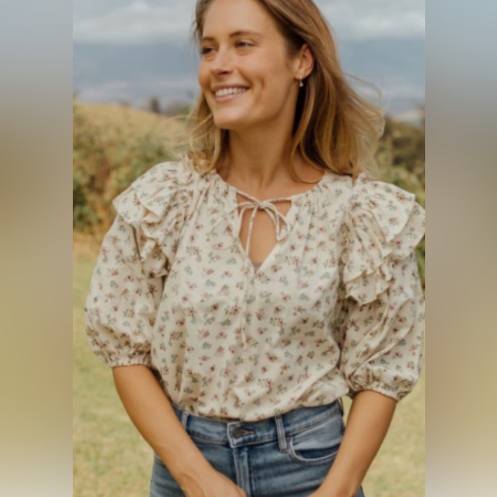 Neuflora Sierra blouse in blue floral